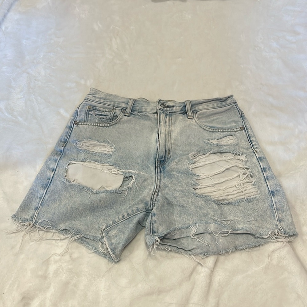 American eagle ripped light wash shorts 4